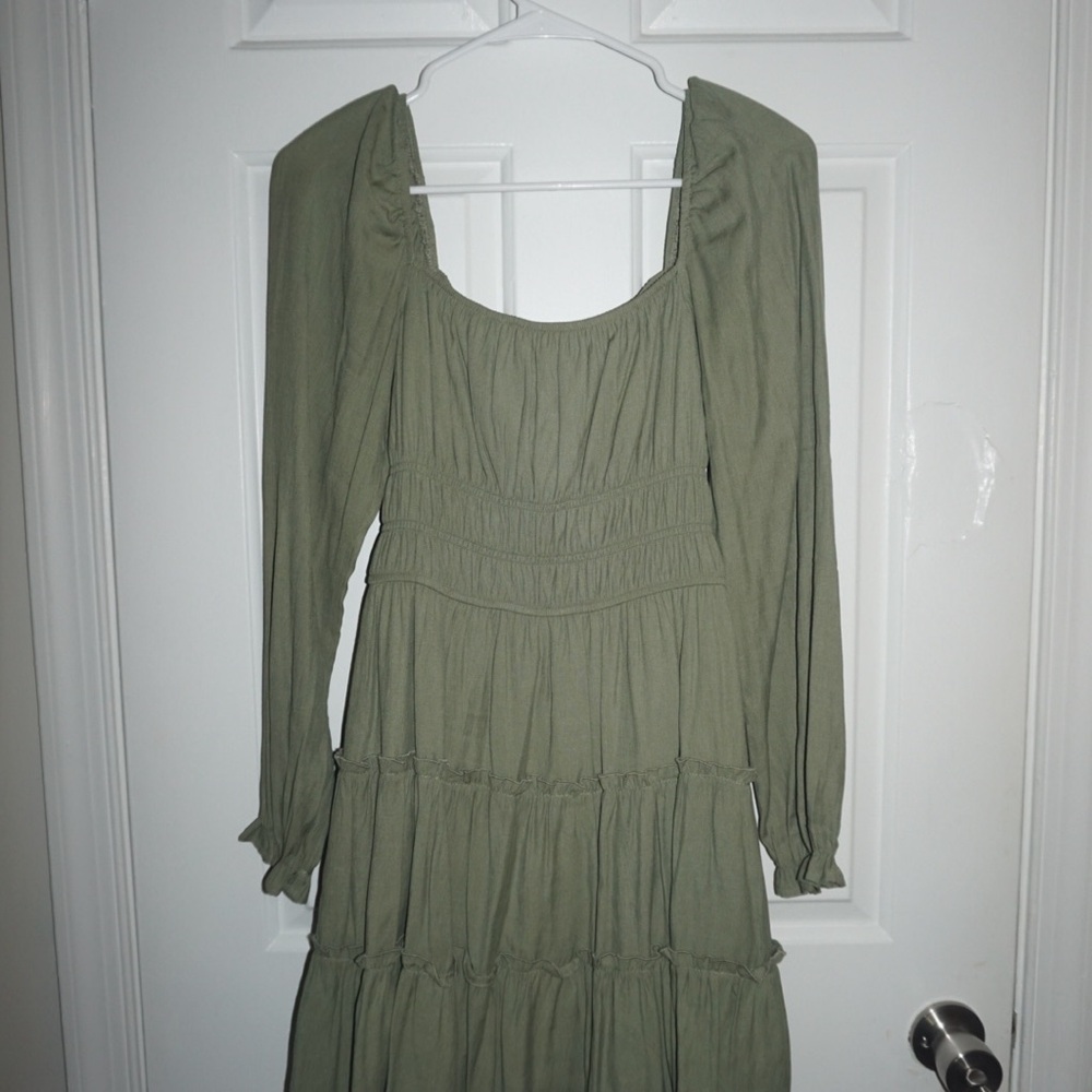 Green Tiered Ruched Sundress with Scoop Neck